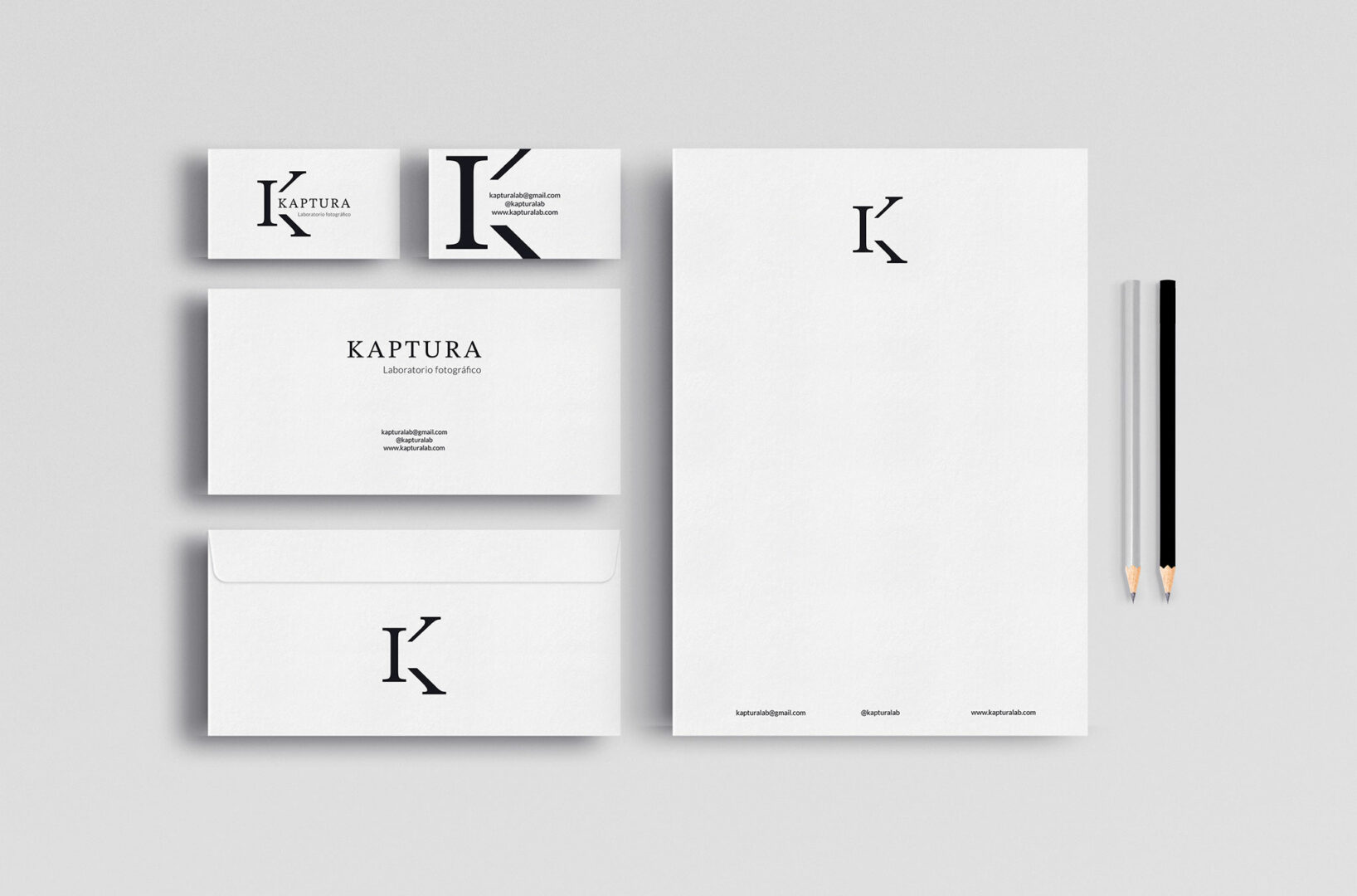 Diseño papelería identidad visual Kaptura